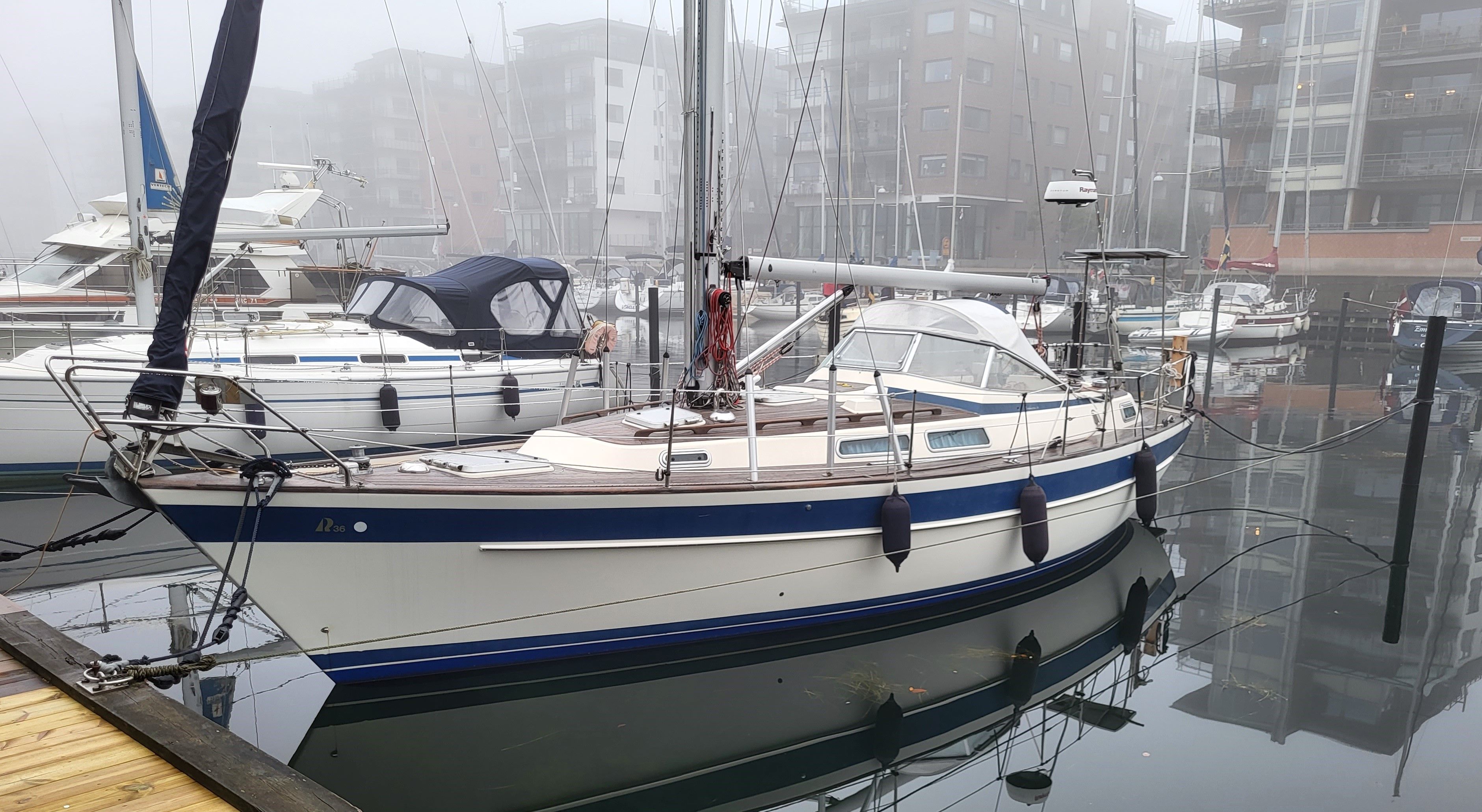 Hallberg-Rassy 36 MKI 1992 solgt hos YachtBroker